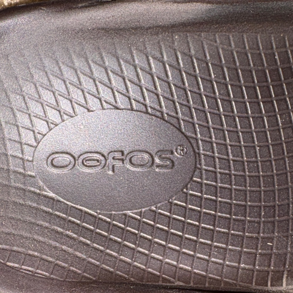 * OOFOS Comfort Slides - Picture 2 of 4